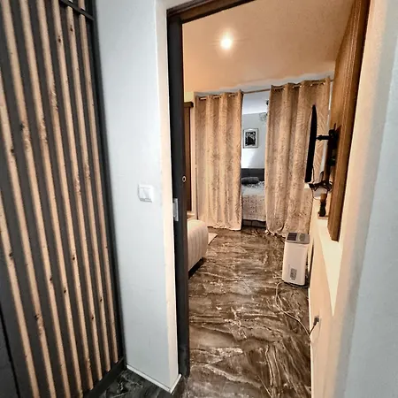 La Monique - Luxury Nautical Apartment