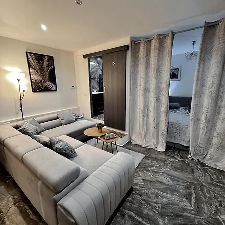 La Monique - Luxury Nautical Apartment Stara Tura