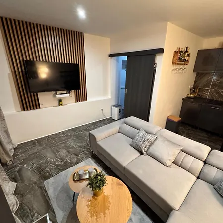 La Monique - Luxury Nautical