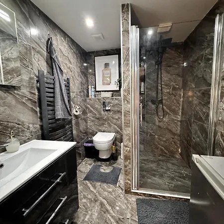 La Monique - Luxury Nautical *