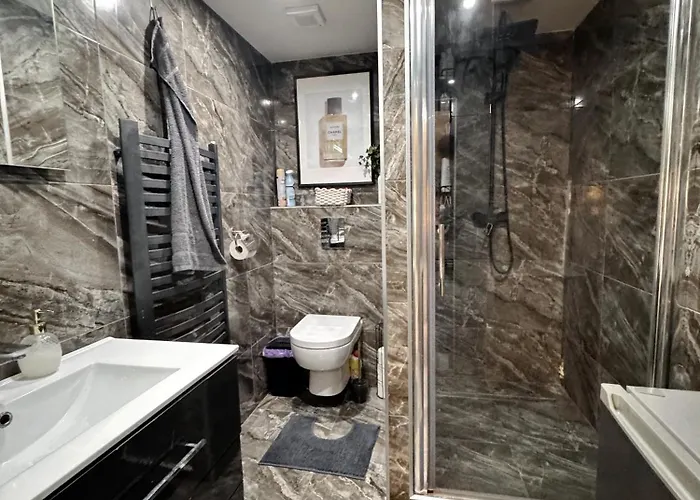 La Monique - Luxury Nautical *